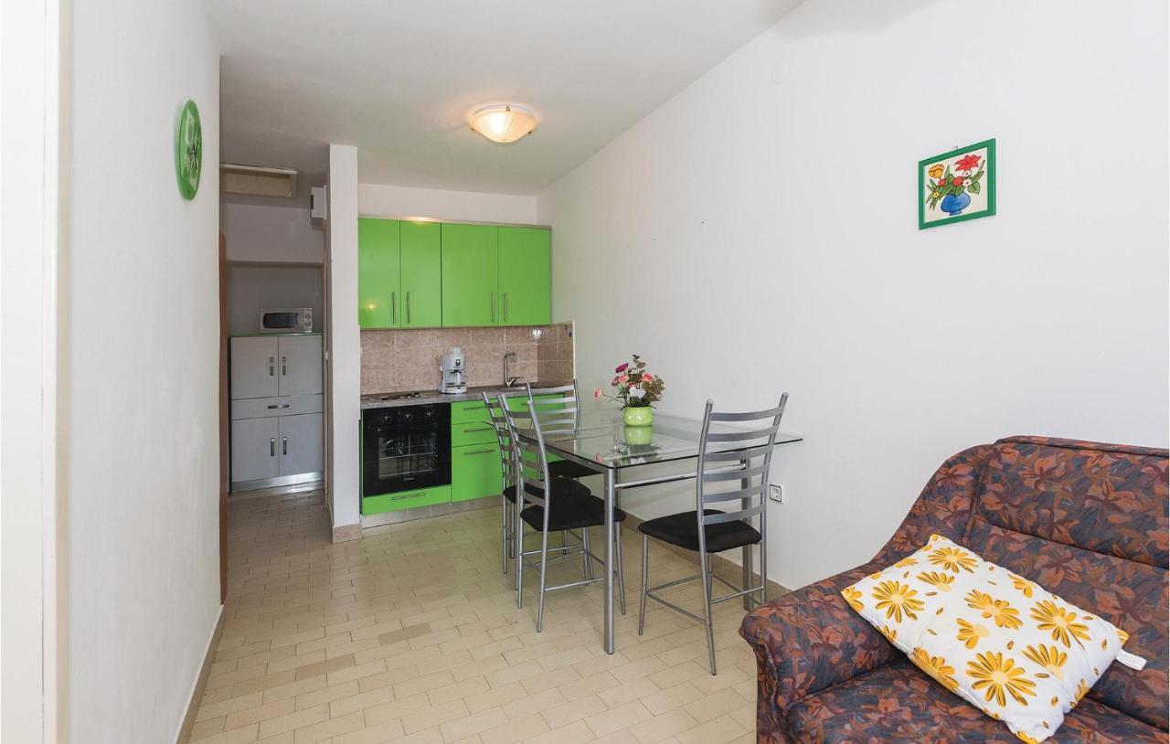Beautiful Apartment In Rogoznica With Wifi Екстериор снимка