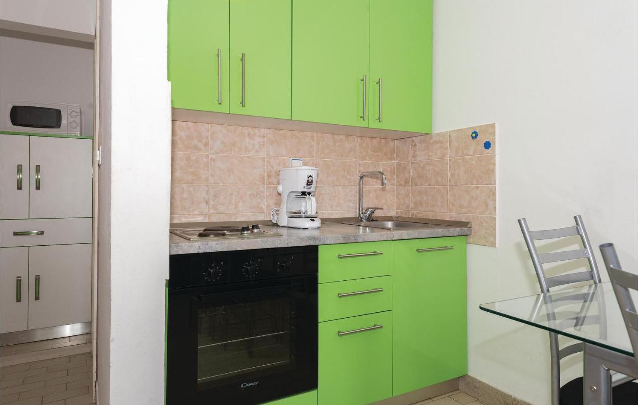Beautiful Apartment In Rogoznica With Wifi Екстериор снимка
