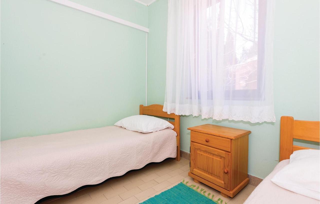 Beautiful Apartment In Rogoznica With Wifi Екстериор снимка