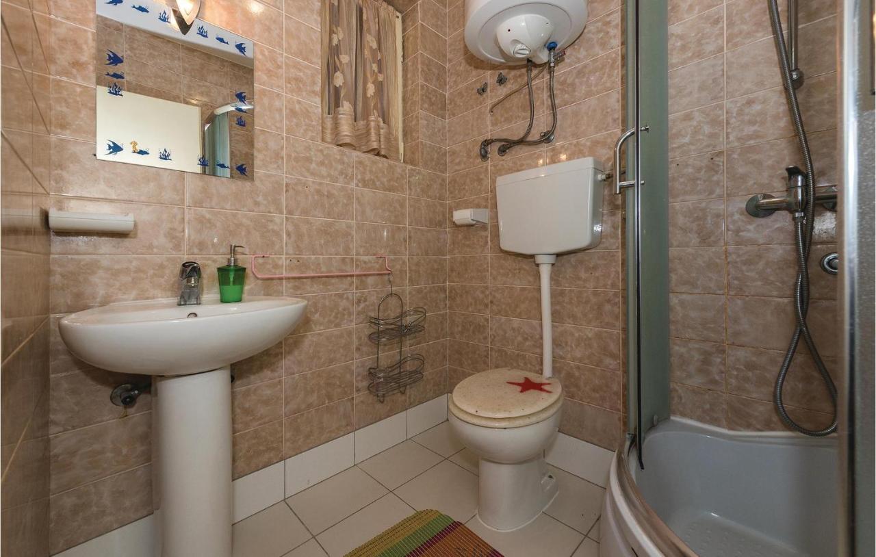 Beautiful Apartment In Rogoznica With Wifi Екстериор снимка