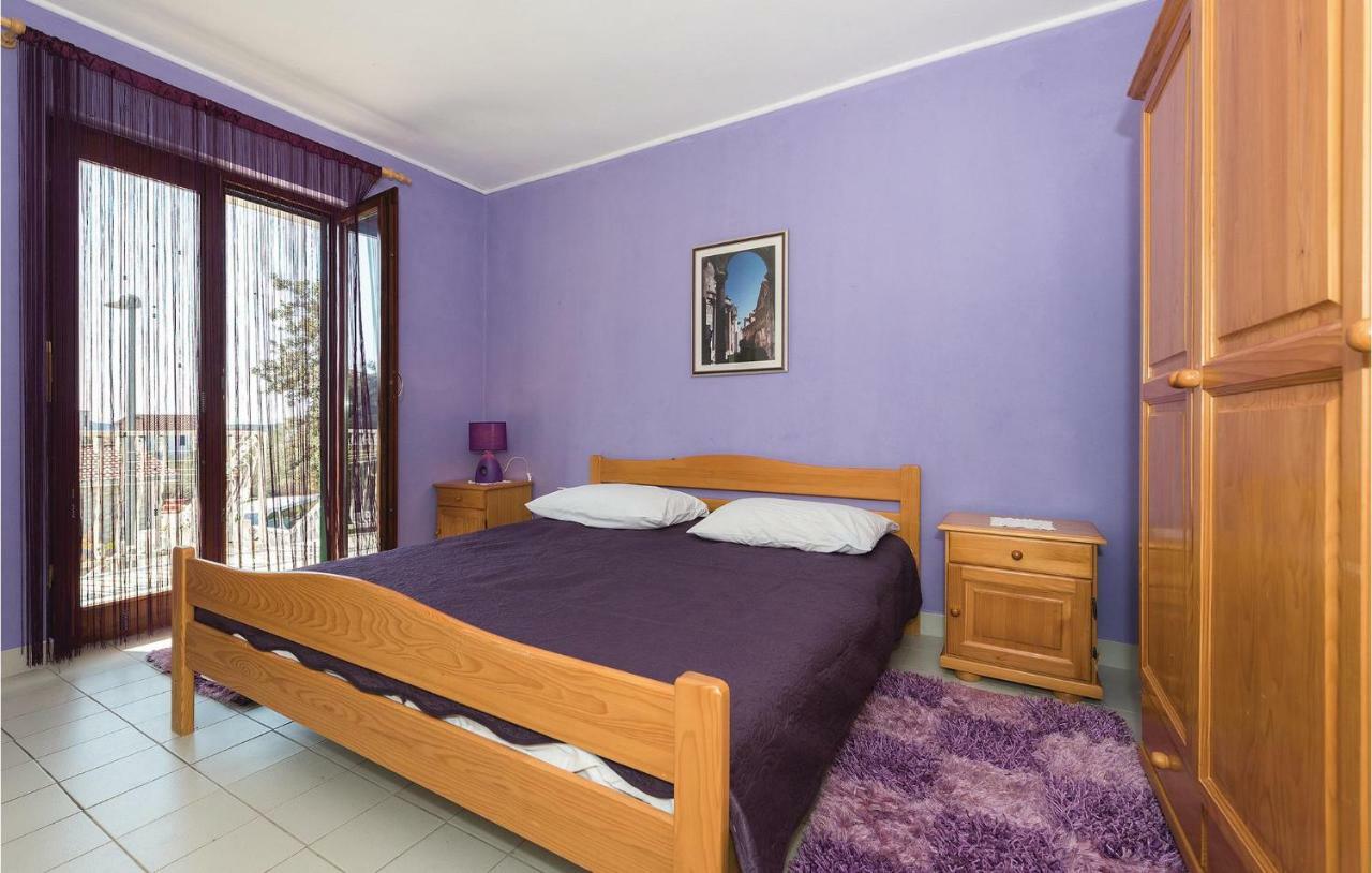 Beautiful Apartment In Rogoznica With Wifi Екстериор снимка